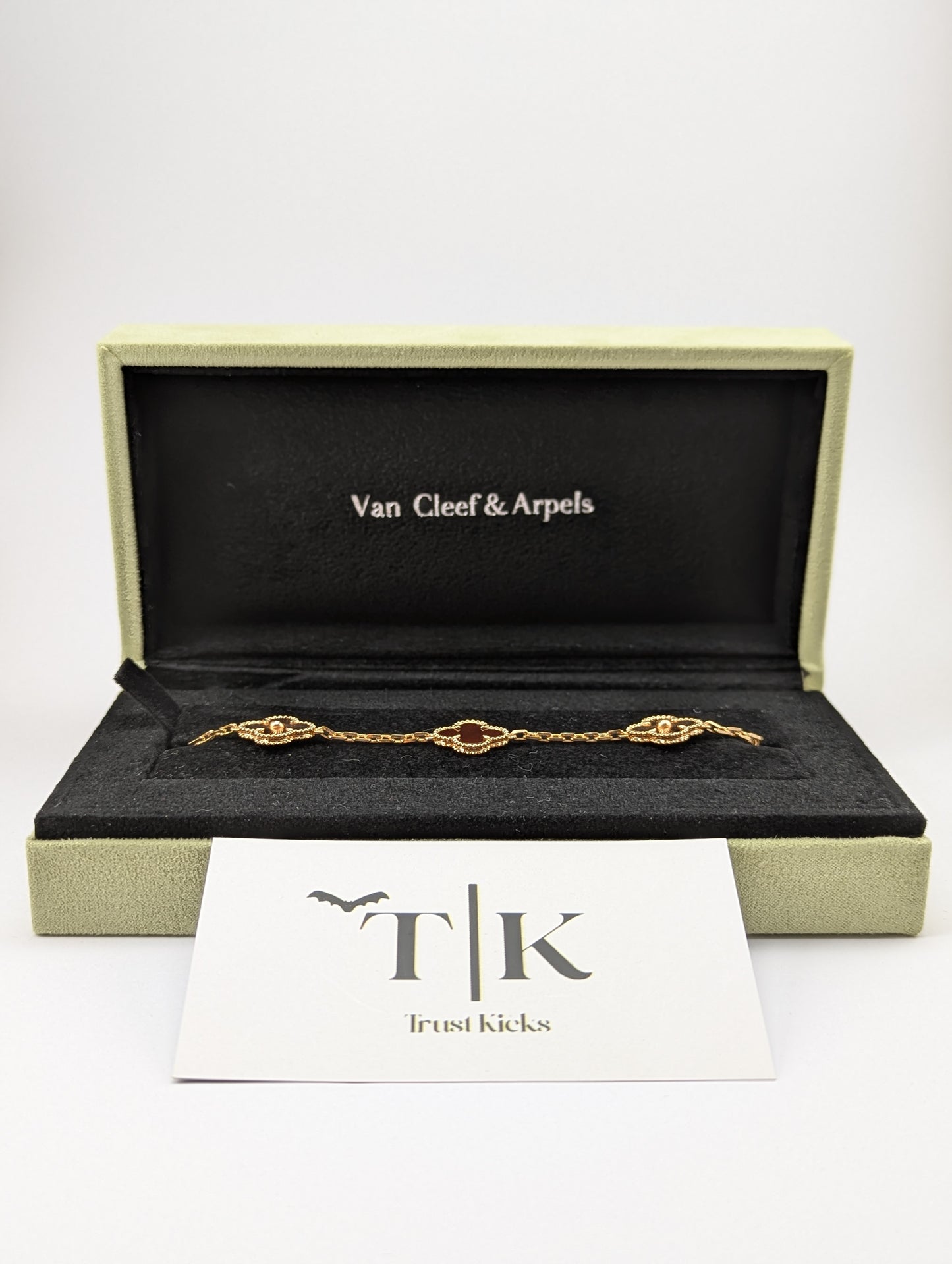 Pulso Tipo Van Cleef Baño de Oro Rosa 18k "Café con Zirconia"