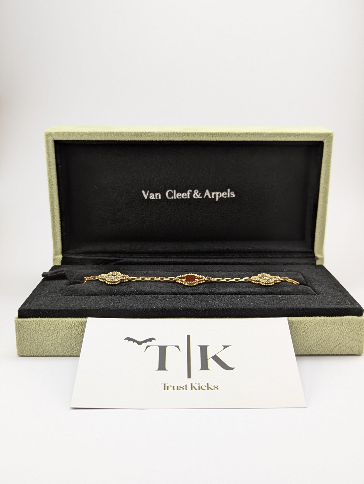 Pulso Tipo Van Cleef Baño de Oro Rosa 18k "Rojo con Zirconia"