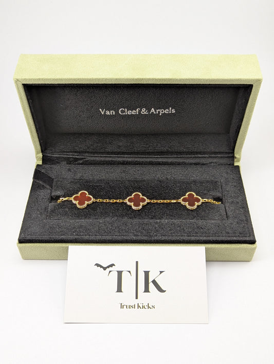Pulso Tipo Van Cleef Baño de Oro 18k "Dorado con Rojo"