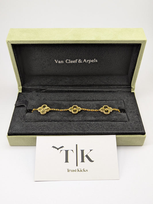 Pulso Tipo Van Cleef Baño de Oro 18k "Dorado"