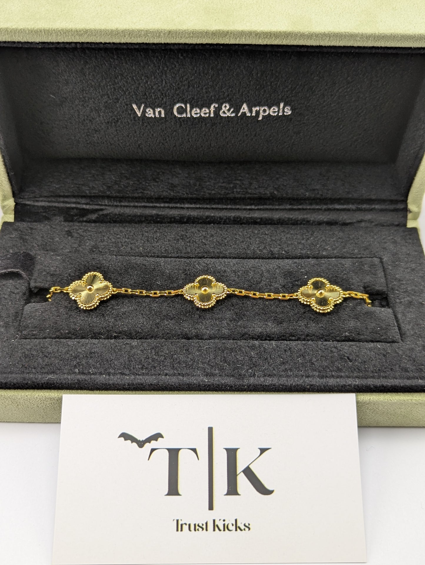 Pulso Tipo Van Cleef Baño de Oro 18k "Dorado"
