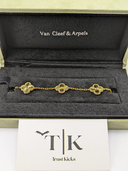Pulso Tipo Van Cleef Baño de Oro 18k "Dorado"