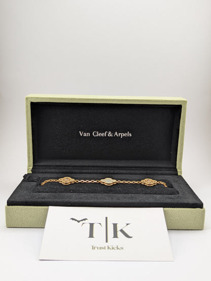 Pulso Tipo Van Cleef Baño de Oro Rosa 18k "Calcedonia con Zirconia"