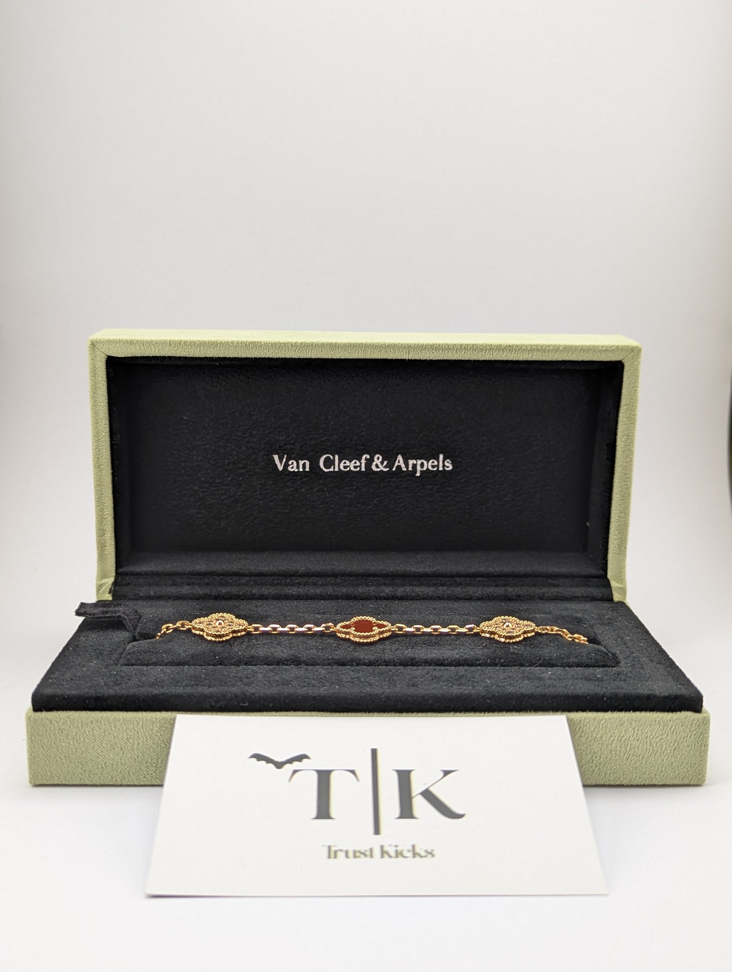 Pulso Tipo Van Cleef Baño de Oro Rosa 18k "Rojo con Zirconia"