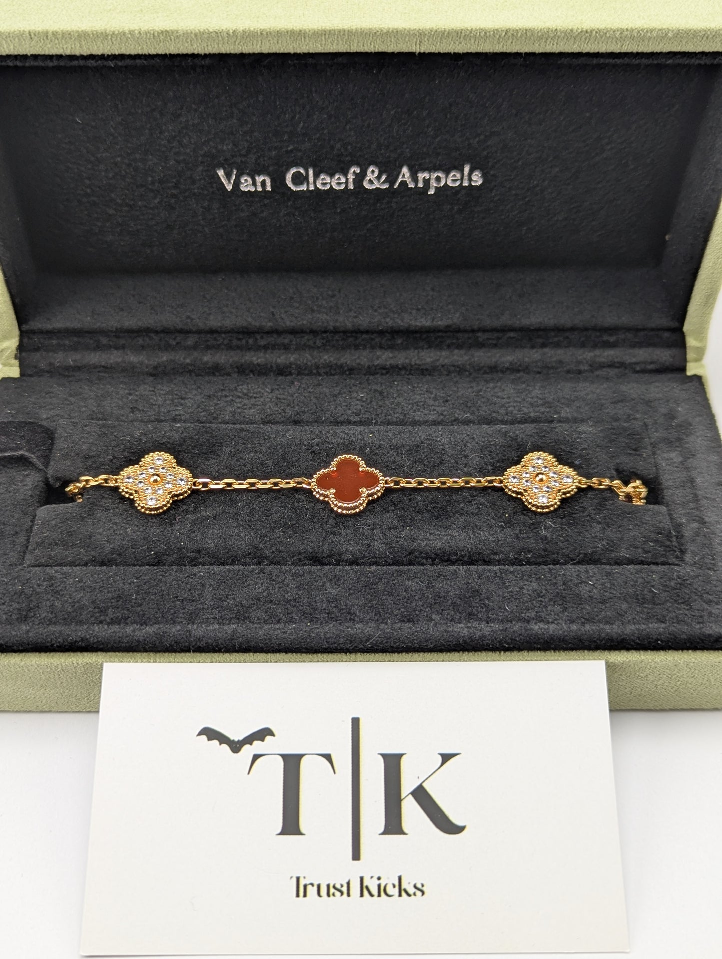 Pulso Tipo Van Cleef Baño de Oro Rosa 18k "Rojo con Zirconia"