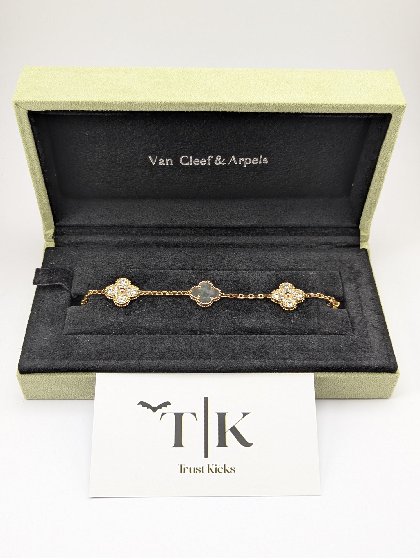 Pulso Tipo Van Cleef Baño de Oro Rosa 18k "Gris con Zirconia"