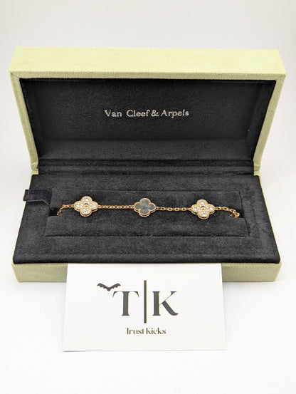 Pulso Tipo Van Cleef Baño de Oro Rosa 18k "Gris con Zirconia"