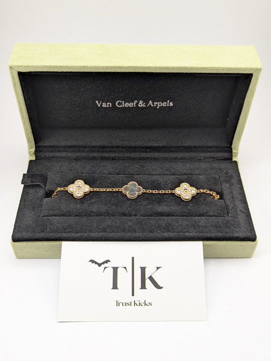 Pulso Tipo Van Cleef Baño de Oro Rosa 18k "Gris con Zirconia"