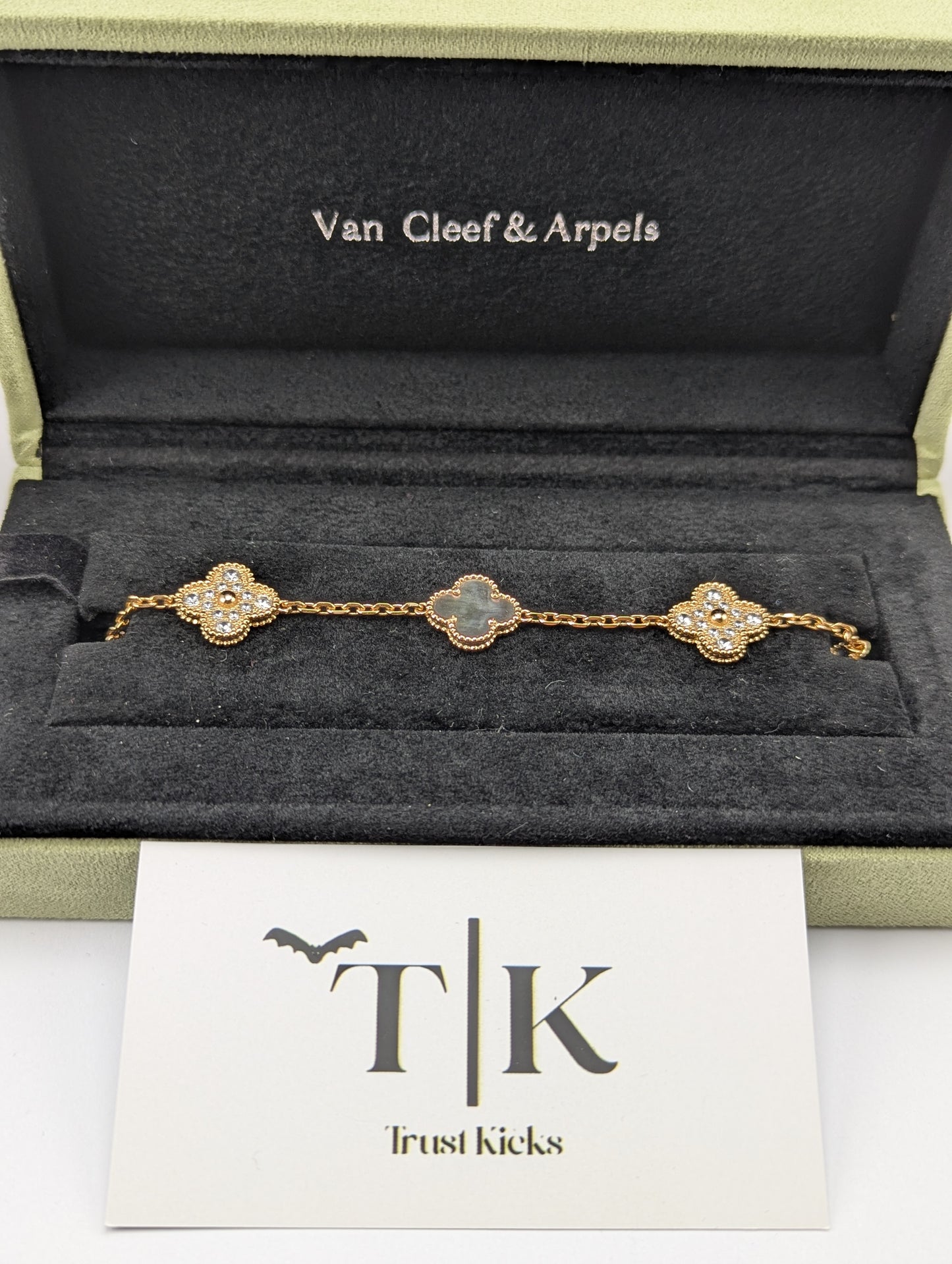 Pulso Tipo Van Cleef Baño de Oro Rosa 18k "Gris con Zirconia"