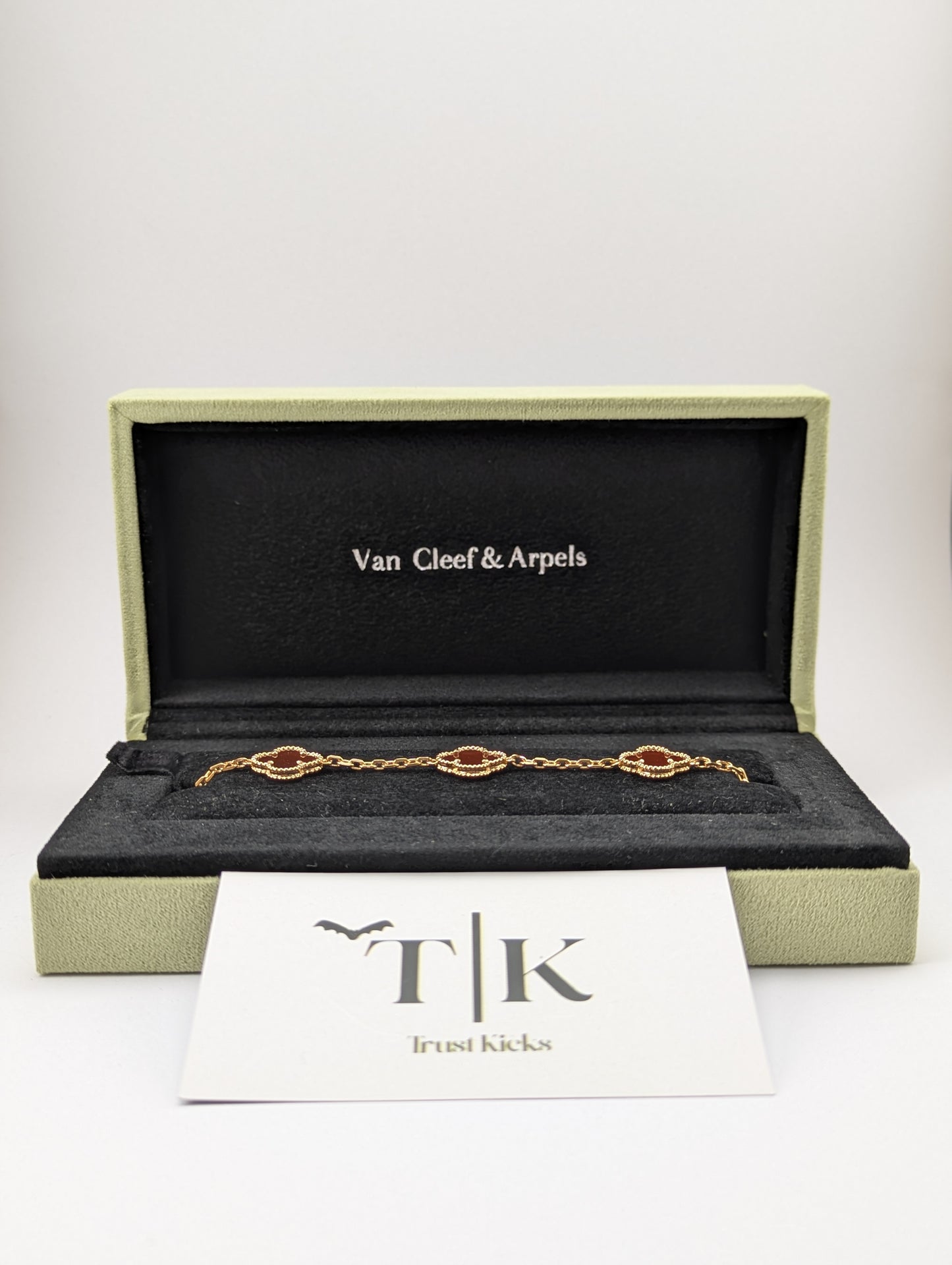 Pulso Tipo Van Cleef Baño de Oro Rosa 18k "Rojo"