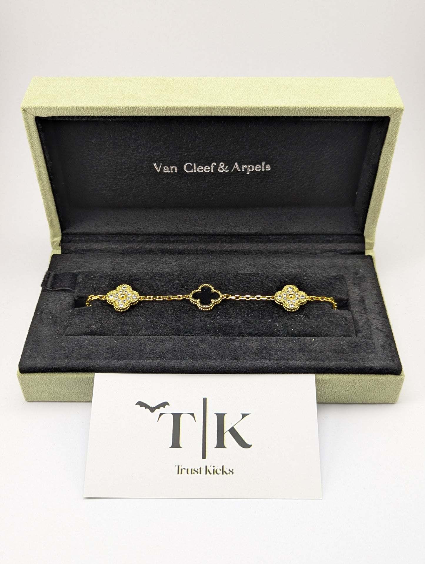 Pulso Tipo Van Cleef Baño de Oro 18k "Negro con Zirconia"