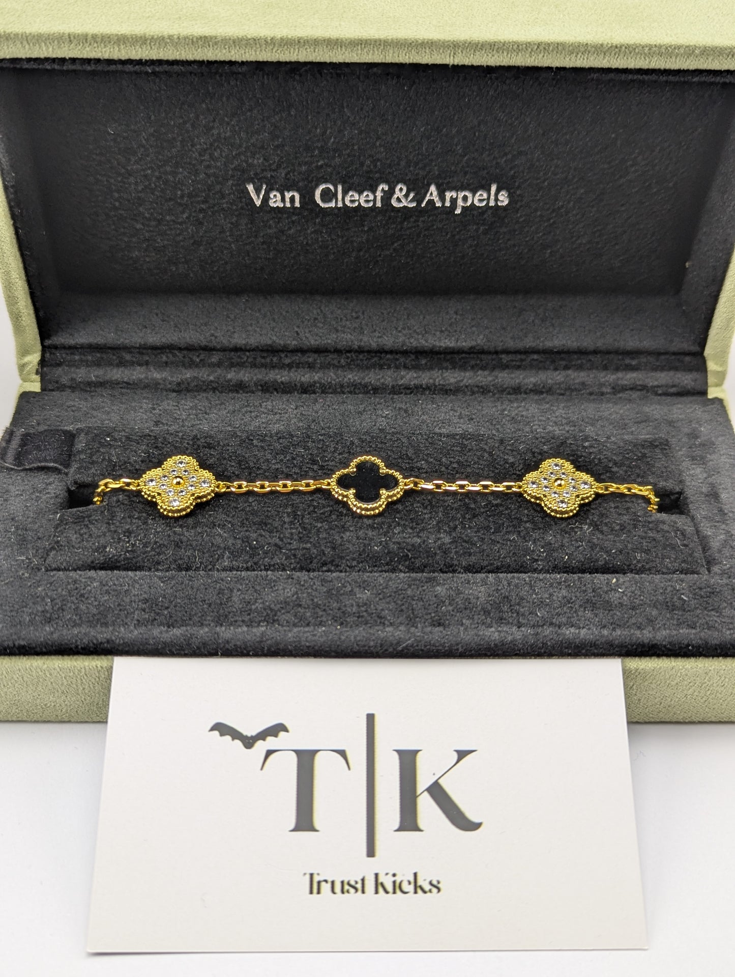 Pulso Tipo Van Cleef Baño de Oro 18k "Negro con Zirconia"