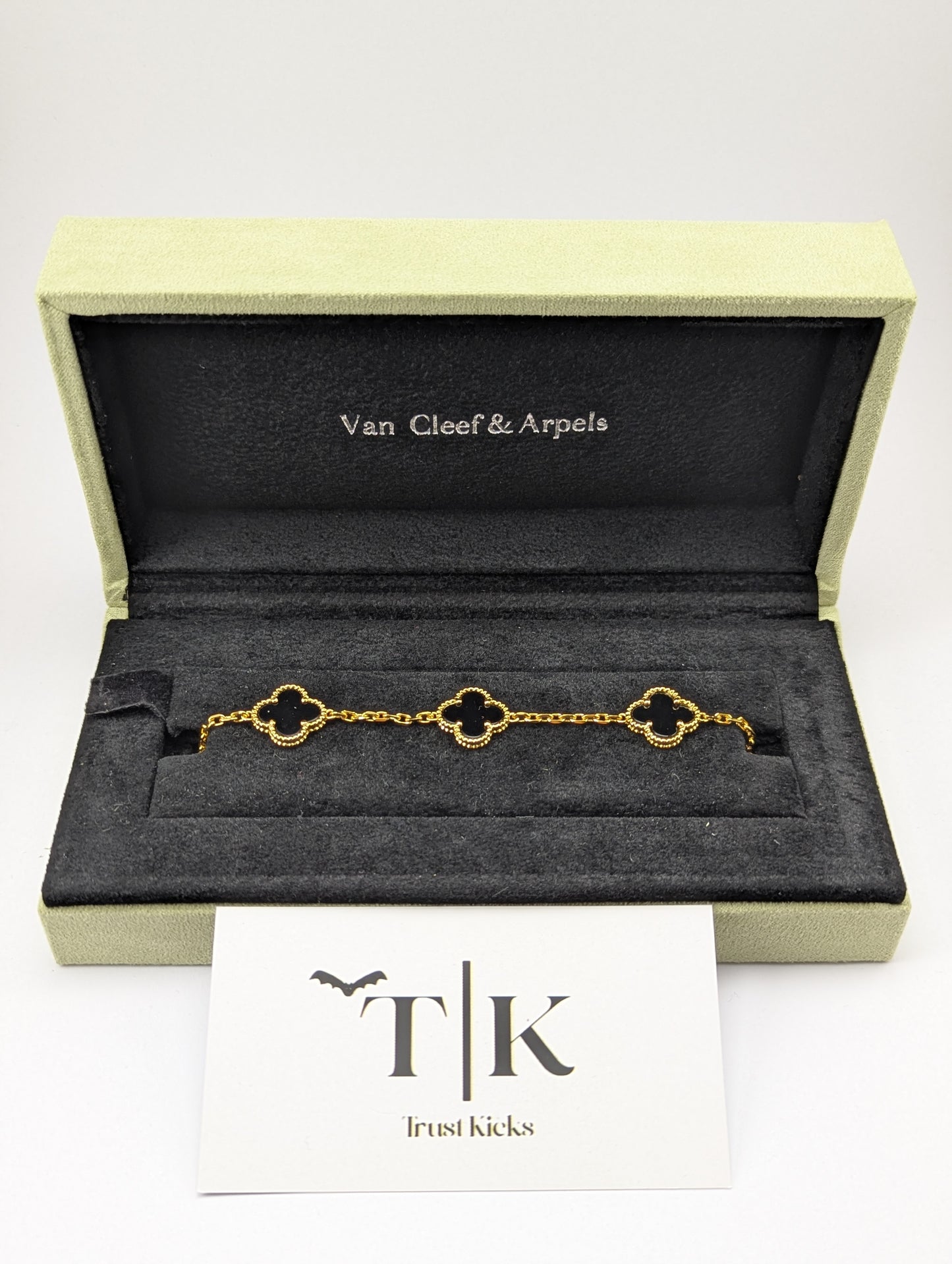 Pulso Tipo Van Cleef Baño de Oro 18k "Negro"