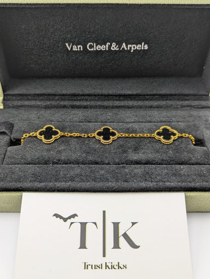 Pulso Tipo Van Cleef Baño de Oro 18k "Negro"