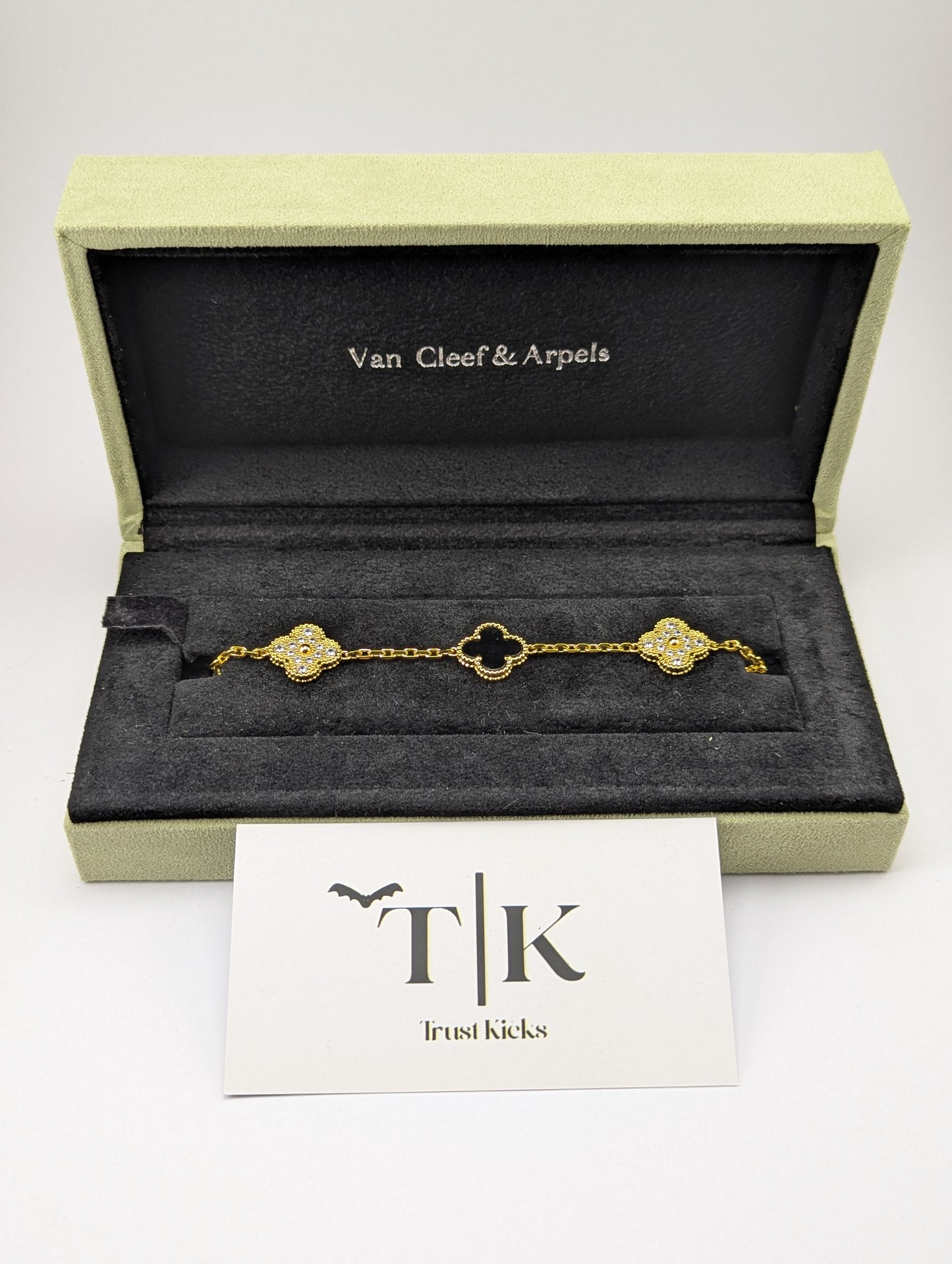 Pulso Tipo Van Cleef Baño de Oro 18k "Negro con Zirconia"