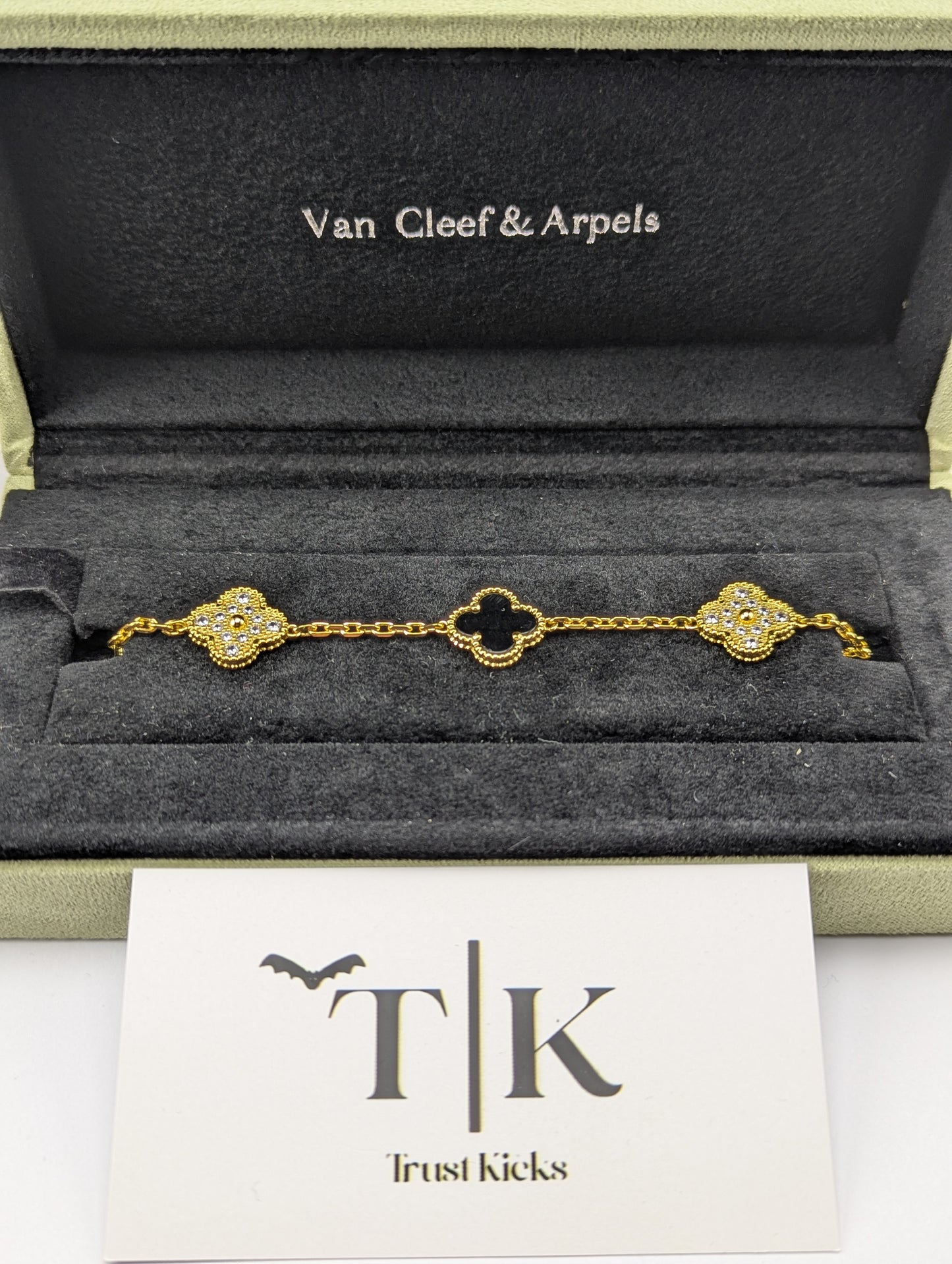 Pulso Tipo Van Cleef Baño de Oro 18k "Negro con Zirconia"