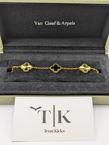 Pulso Tipo Van Cleef Baño de Oro 18k "Negro con Oro"