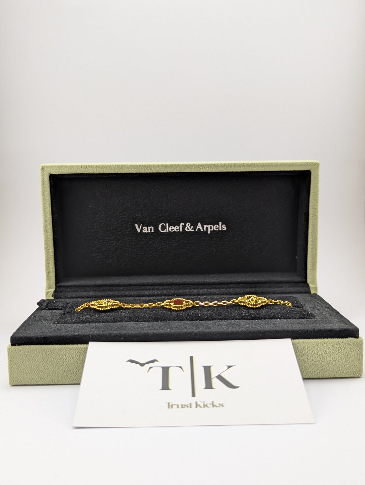 Pulso Tipo Van Cleef Baño de Oro 18k "Rojo con Oro"